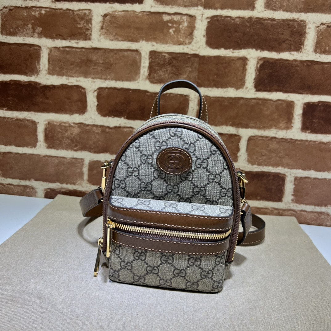 G*u*i backpacks 15x19x8cm