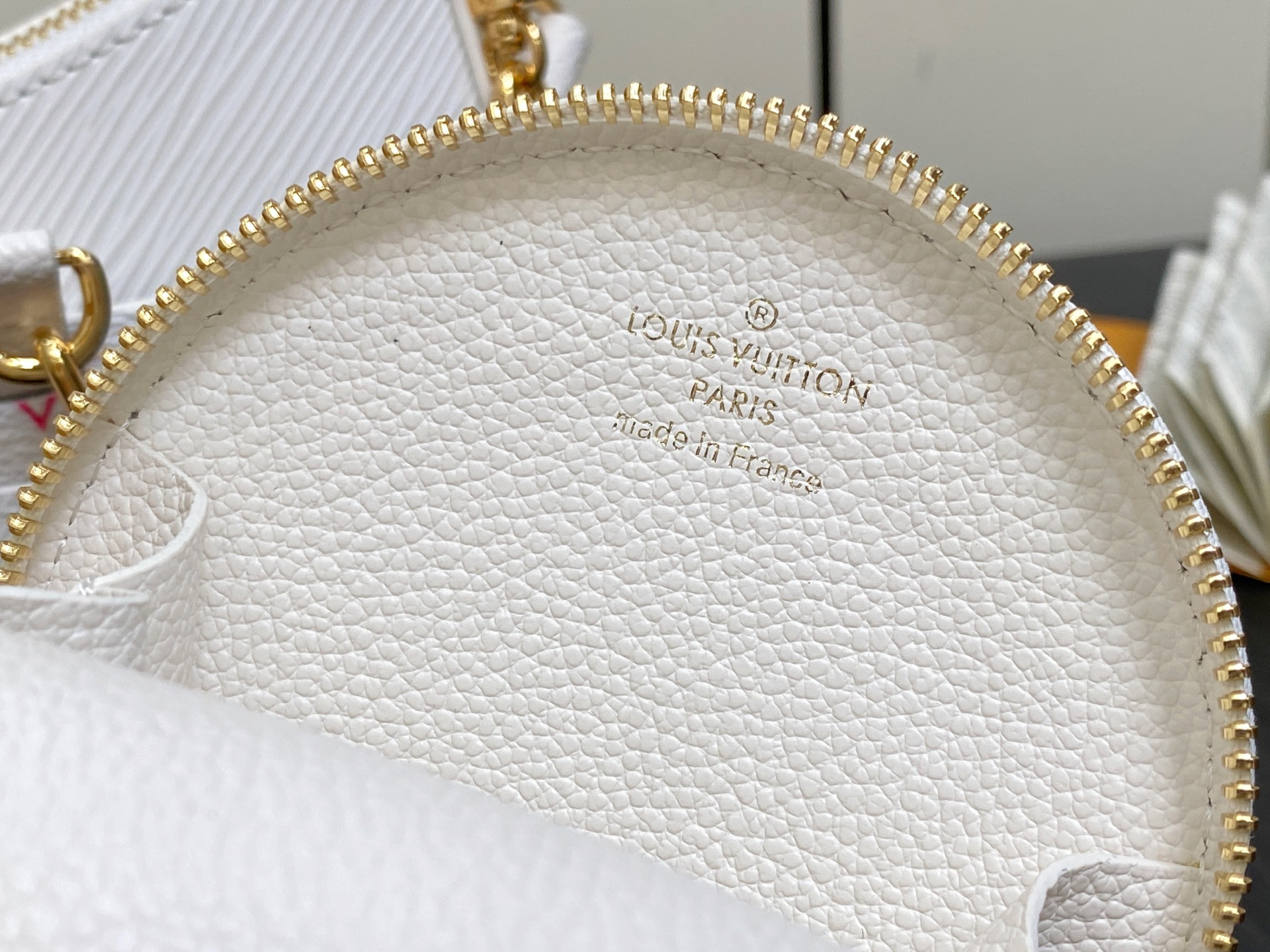 LV  x TM MARELLINI M13100 19 x 13.5 x 6.5CM