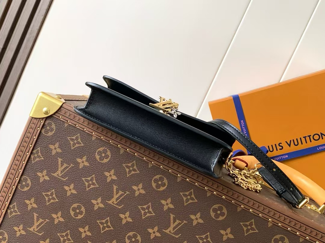 LV Wallet On Chain LV Bloom M14564 20x11.5x4cm