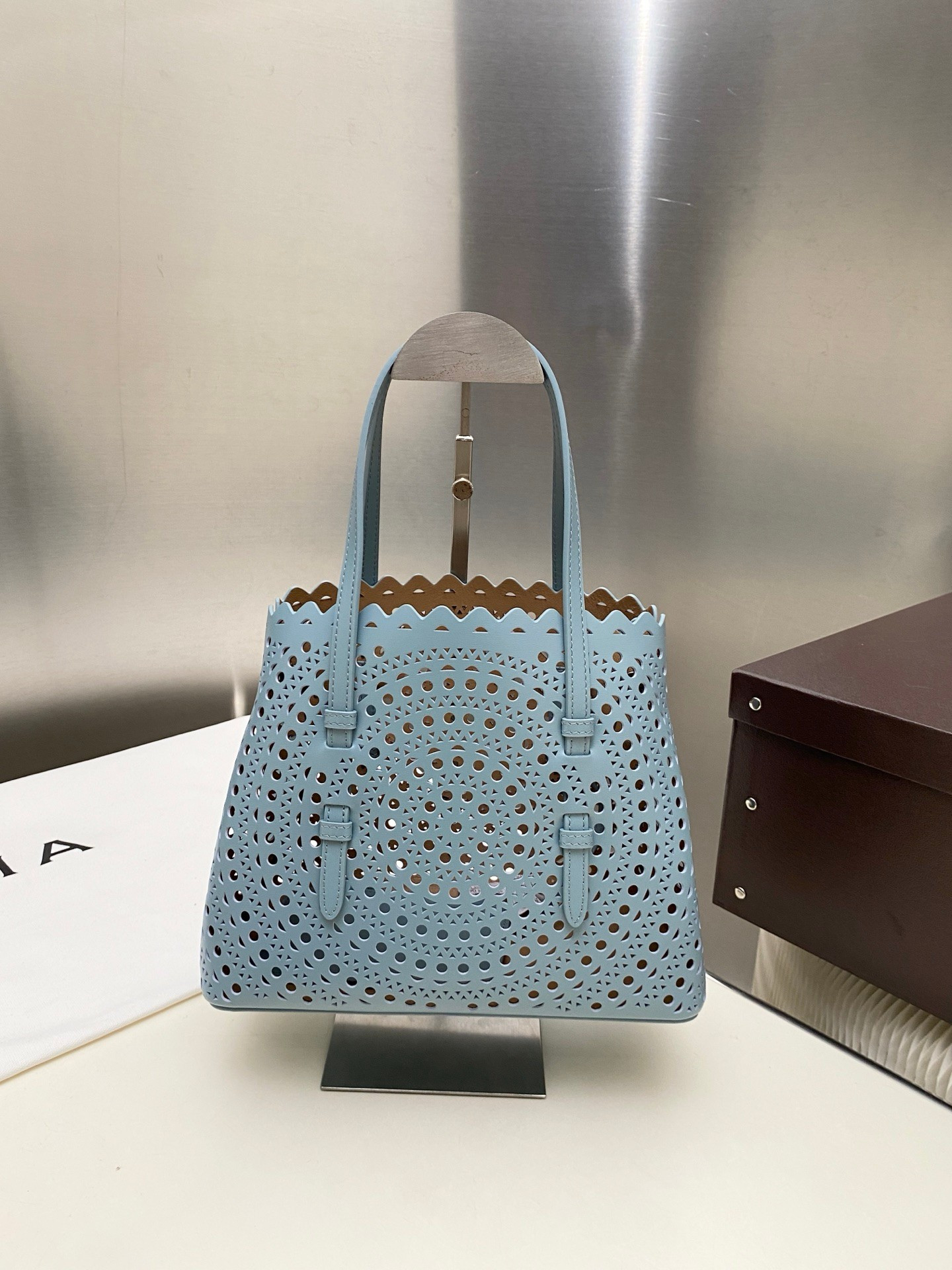 ALAÏA Mina 25 bag 25x20x12cm