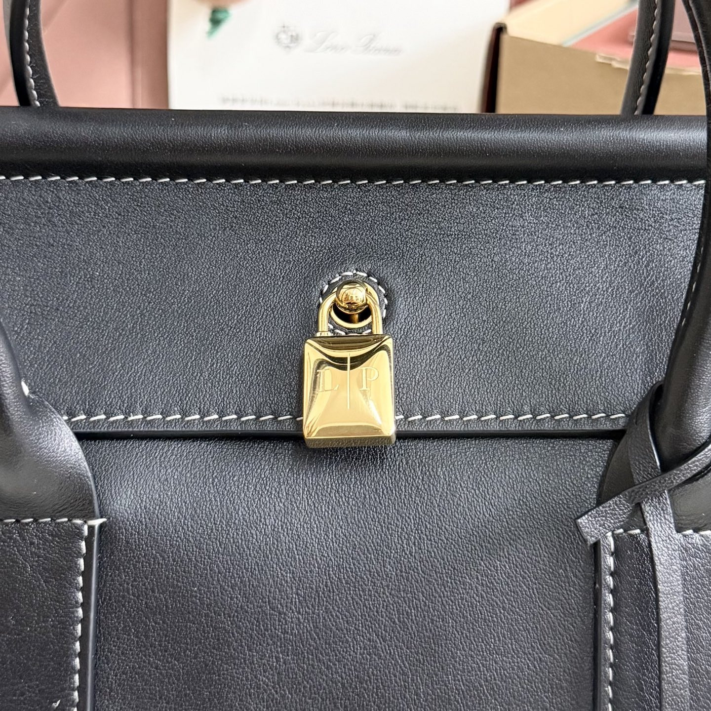 L**o p*ana loom l25 calfskin 25x18x12.5cm