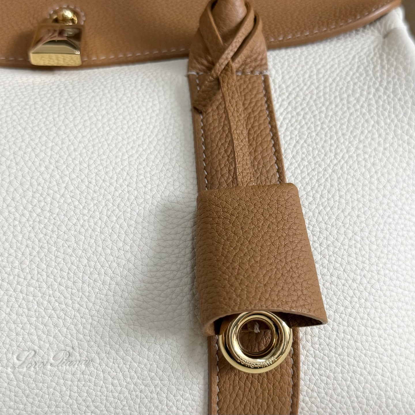 L**o p*ana loom l25 calfskin 25x18x12.5cm