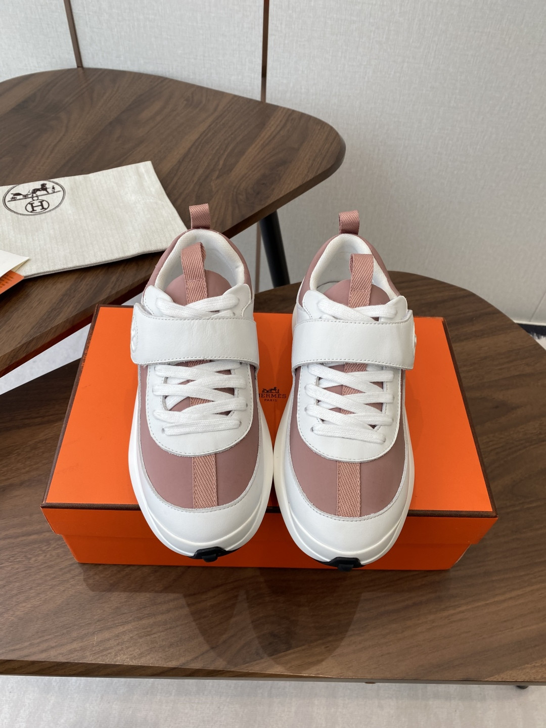 ua H**me5 loop sneaker