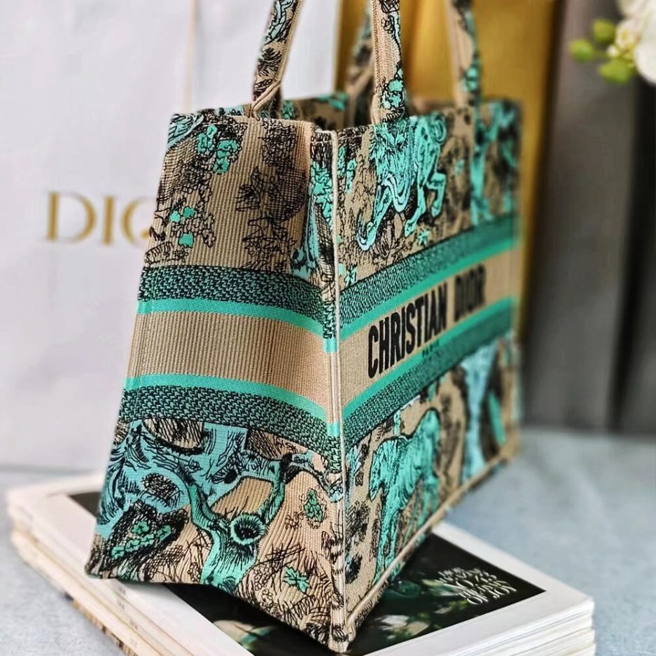medium D*oriviera D*or book tote