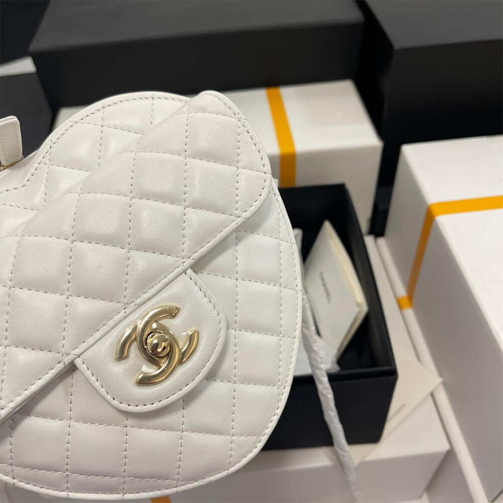Ch*el 22s heart bag