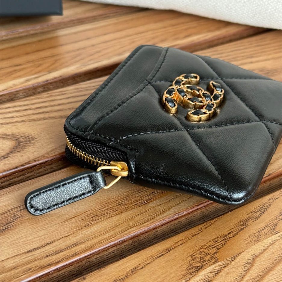 Ch*el 19 zipped coin purse