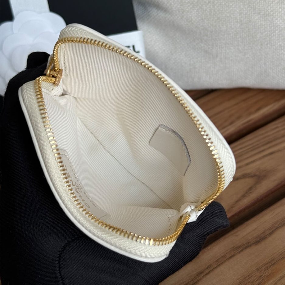 Ch*el 19 zipped coin purse